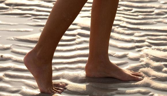 ¿TIENES IDEA DE LOS BENEFICIOS QUE TE PUEDE APORTAR EL AGUA DE MAR EN ESTOS MOMENTOS?